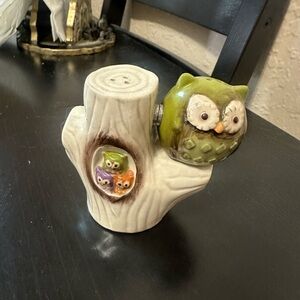 Green and White Nature-Inspired Decor Accents